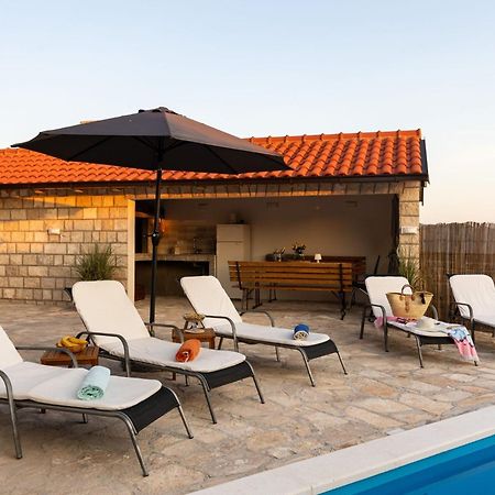 Villa Source With Private Pool Pridvorje Экстерьер фото